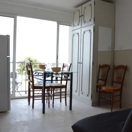 Face A La Mer, Balcon Et Local A Velo, 300m Du Centre - - Fr-1-229b-61